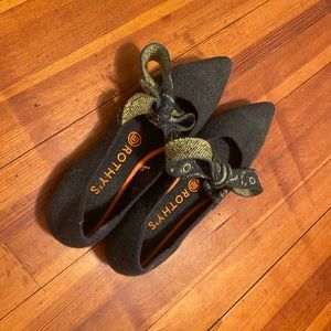 Rothys peacock point flat with bow